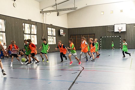 Fußball-AiM: Fünftklässler starten sportlich ins neue Schuljahr