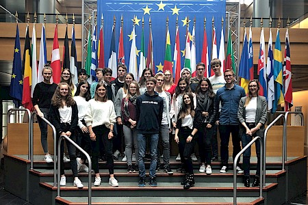 Juniorwahl zur Europawahl 2019: Privatgymnasium Schwetzingen hat gewählt und besucht das Europa-Parlament